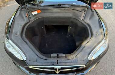 Лифтбек Tesla Model S 2014 в 