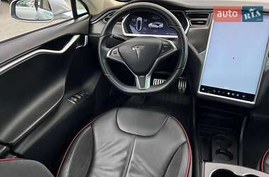 Лифтбек Tesla Model S 2013 в 
