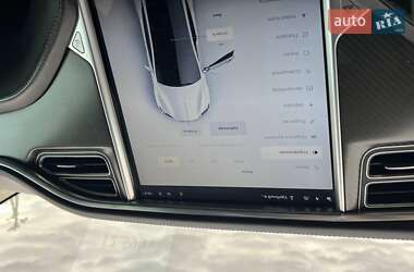 Лифтбек Tesla Model S 2013 в 