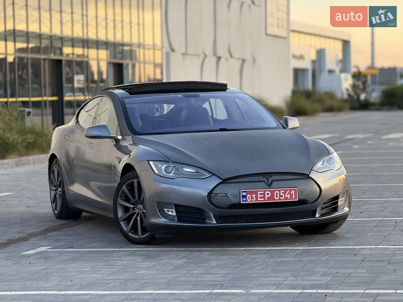 Tesla Model S 2013