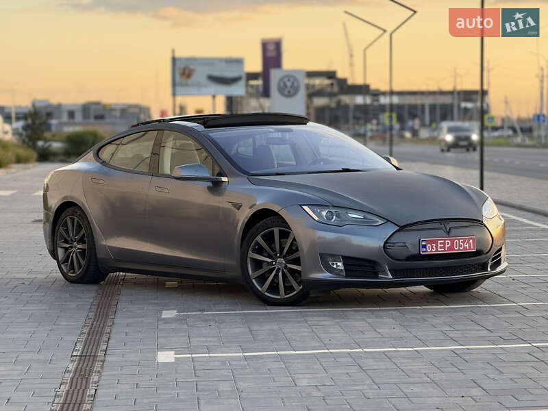 Лифтбек Tesla Model S 2013 в Луцке