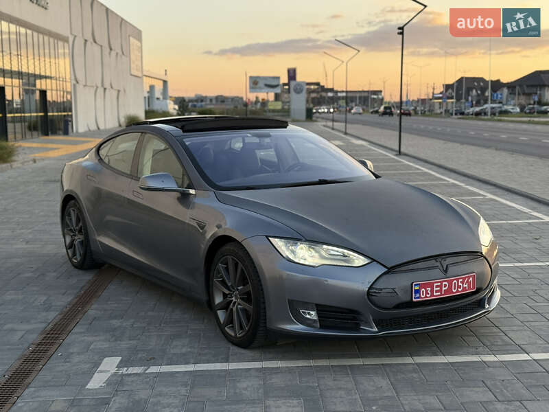 Лифтбек Tesla Model S 2013 в Луцке