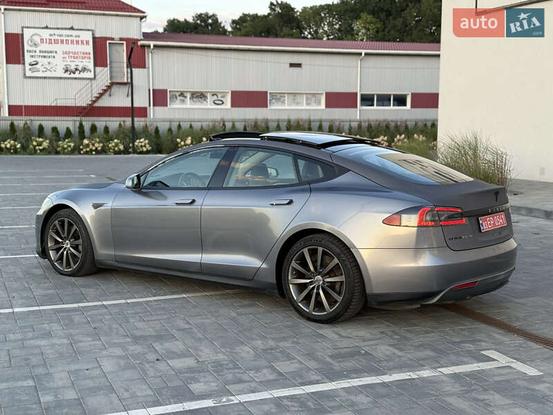 Лифтбек Tesla Model S 2013 в Луцке
