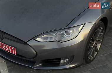 Лифтбек Tesla Model S 2013 в 