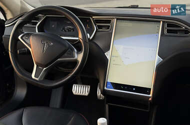 Лифтбек Tesla Model S 2013 в 