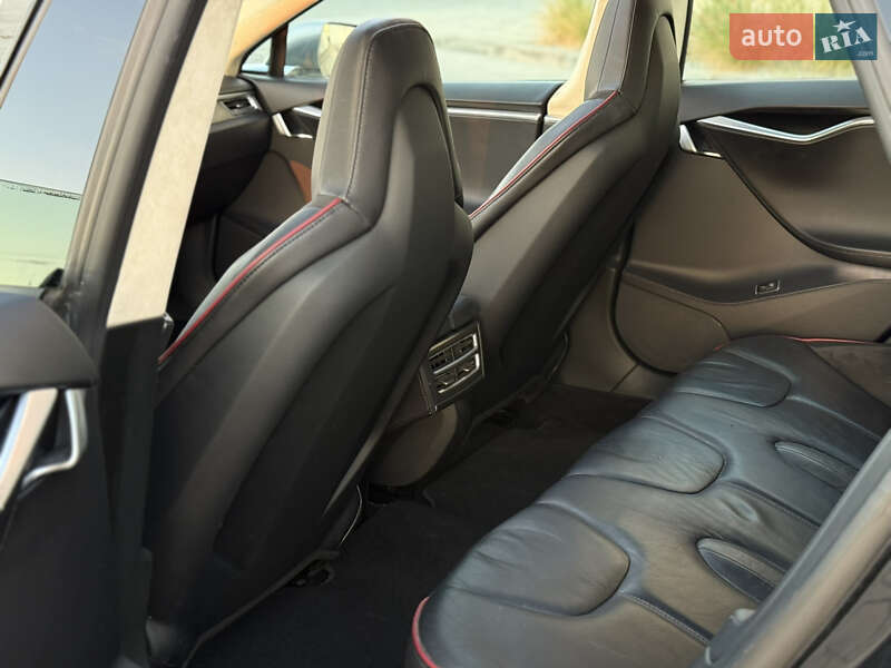 Лифтбек Tesla Model S 2013 в Луцке