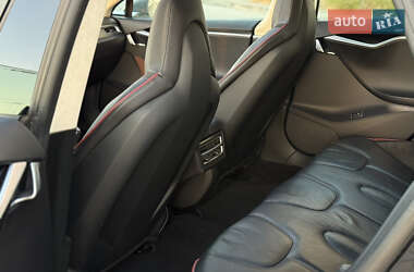 Лифтбек Tesla Model S 2013 в 