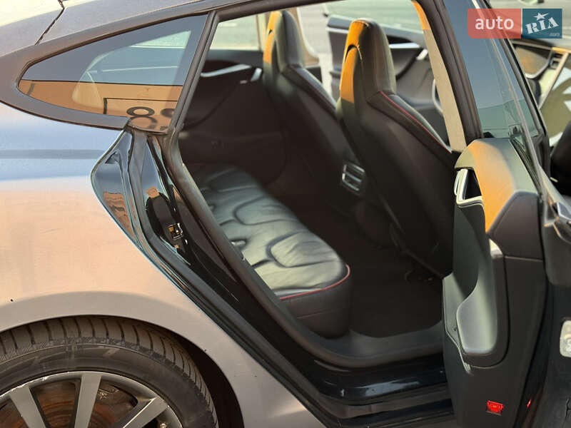 Лифтбек Tesla Model S 2013 в Луцке