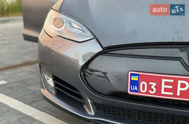 Лифтбек Tesla Model S 2013 в 