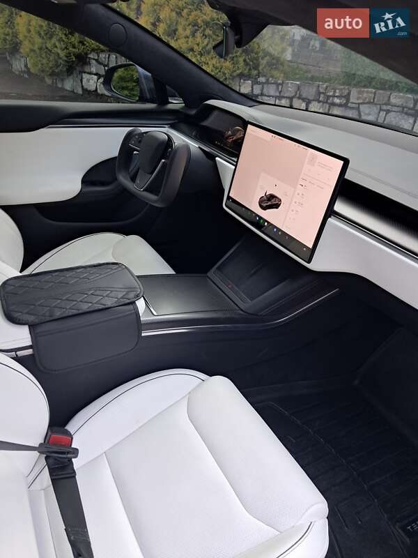 Лифтбек Tesla Model S 2021 в Коломые