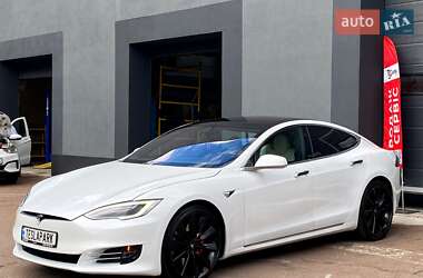 Лифтбек Tesla Model S 2020 в 