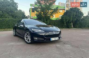 Лифтбек Tesla Model S 2013 в 