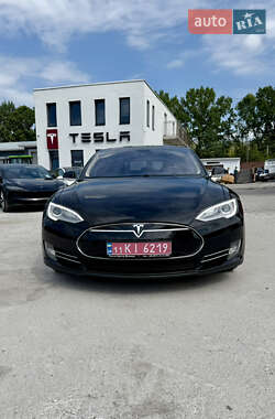 Лифтбек Tesla Model S 2014 в 