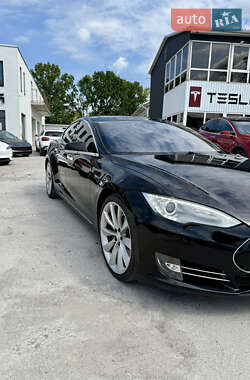 Лифтбек Tesla Model S 2014 в 