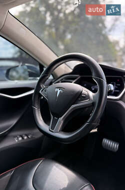 Лифтбек Tesla Model S 2014 в 