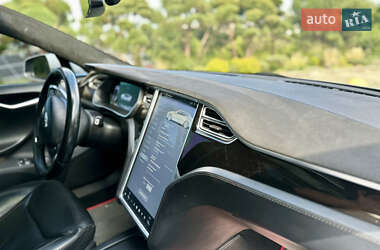 Лифтбек Tesla Model S 2015 в 