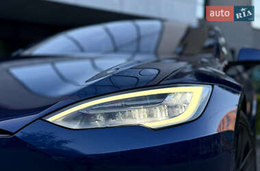 Лифтбек Tesla Model S 2021 в 
