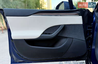 Лифтбек Tesla Model S 2021 в 