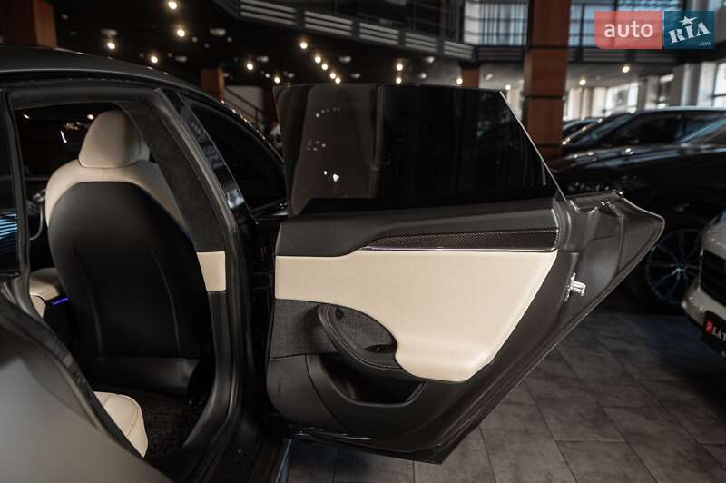 Ліфтбек Tesla Model S 2021 в Одесі фото 25 Ліфтбек Tesla Model S 2021 в Одесі