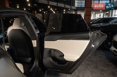 Лифтбек Tesla Model S 2021 в 