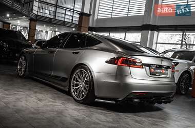 Лифтбек Tesla Model S 2021 в 