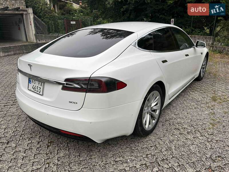 Ліфтбек Tesla Model S 2016 в Вишгороді