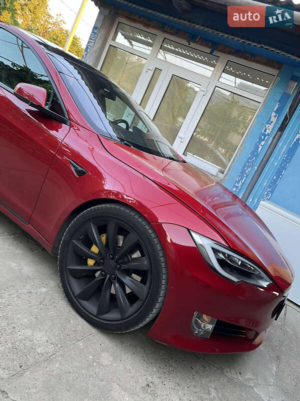 Tesla Model S 2018