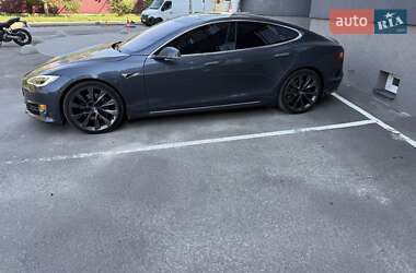 Лифтбек Tesla Model S 2018 в 