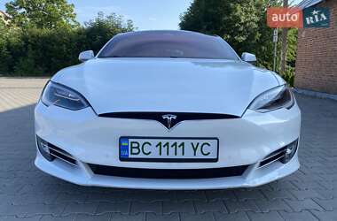 Лифтбек Tesla Model S 2016 в 