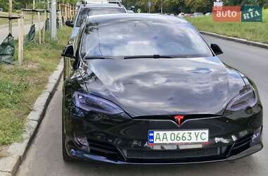 Ліфтбек Tesla Model S 2020 в Димері