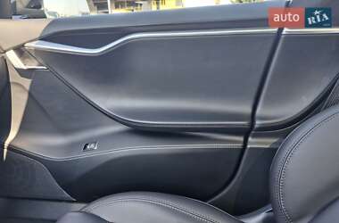 Лифтбек Tesla Model S 2020 в 