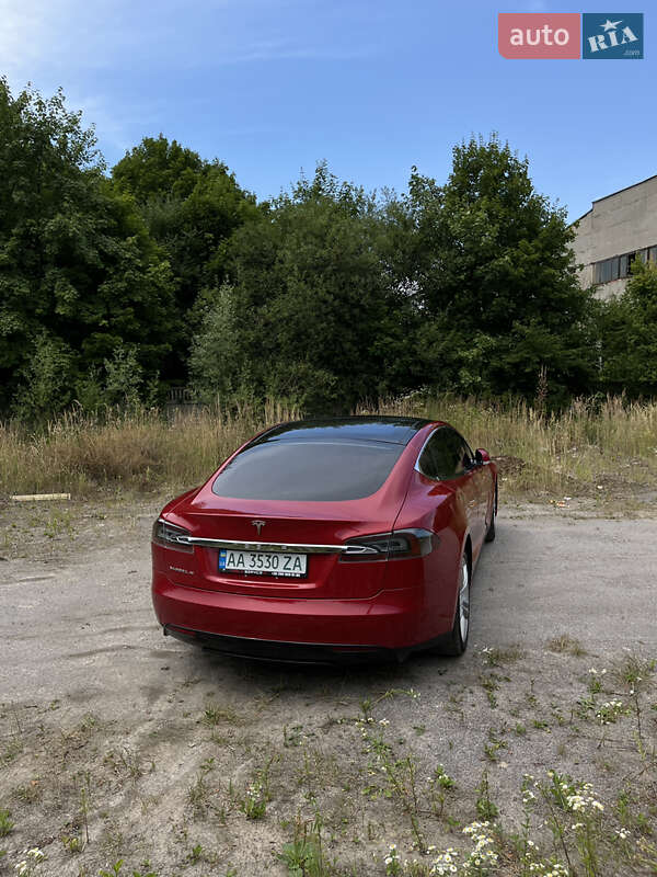 Лифтбек Tesla Model S 2015 в Стрые