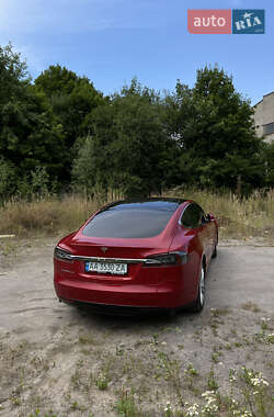 Ліфтбек Tesla Model S 2015 в 