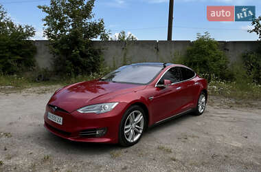 Ліфтбек Tesla Model S 2015 в 
