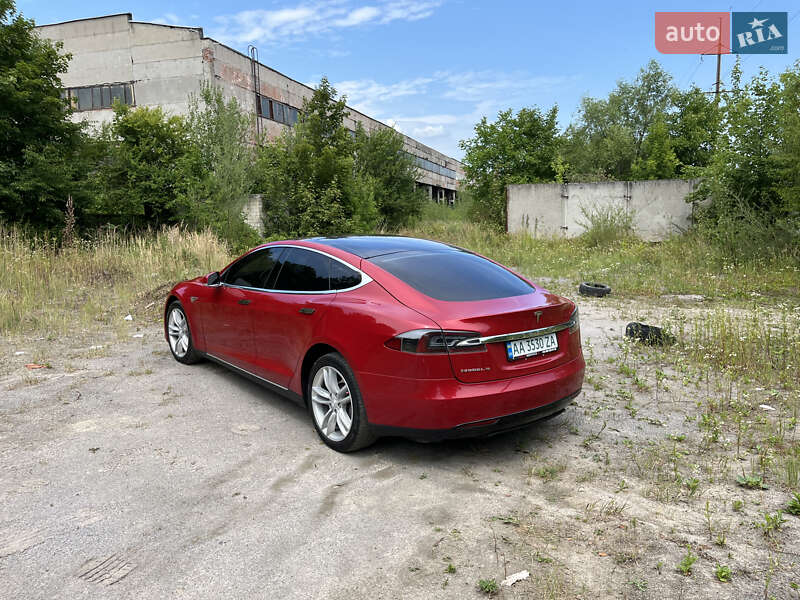 Лифтбек Tesla Model S 2015 в Стрые