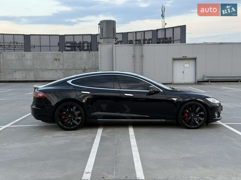 Лифтбек Tesla Model S 2014 в Киеве