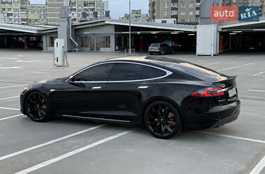 Лифтбек Tesla Model S 2014 в 
