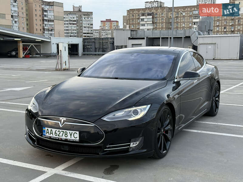 Лифтбек Tesla Model S 2014 в Киеве