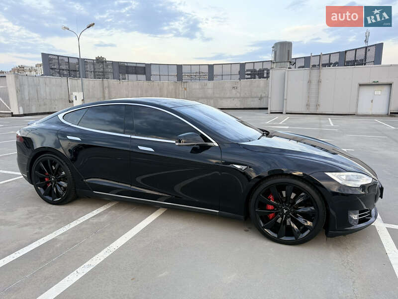 Лифтбек Tesla Model S 2014 в Киеве