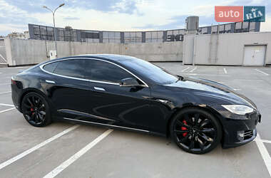 Лифтбек Tesla Model S 2014 в 