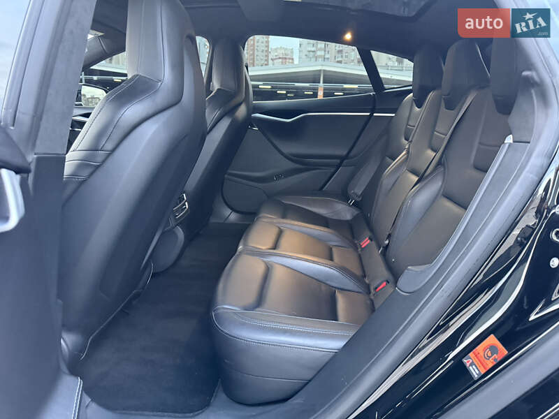 Лифтбек Tesla Model S 2014 в Киеве