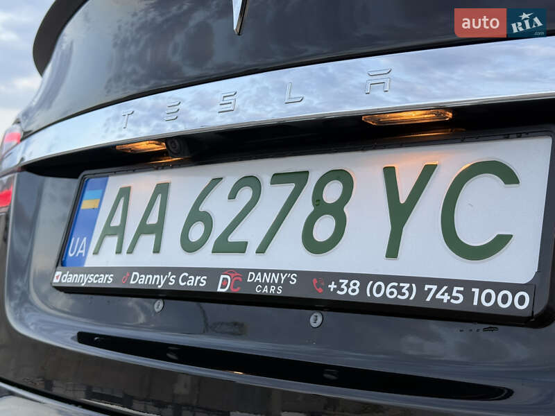 Лифтбек Tesla Model S 2014 в Киеве