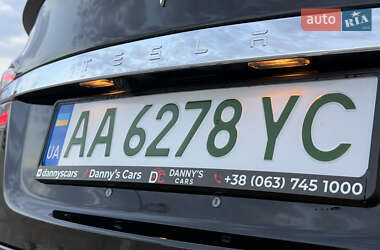 Лифтбек Tesla Model S 2014 в 
