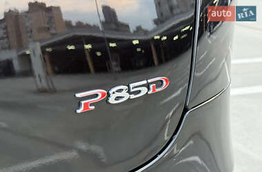Лифтбек Tesla Model S 2014 в 