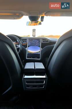 Лифтбек Tesla Model S 2014 в 