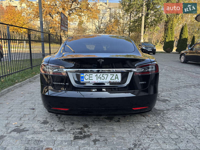 Ліфтбек Tesla Model S 2017 в Чернівцях