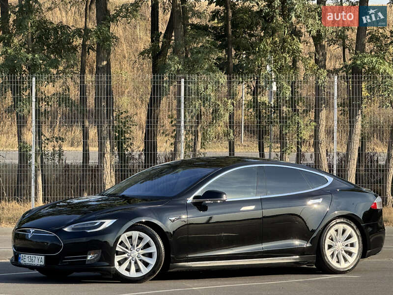Ліфтбек Tesla Model S 2013 в Дніпрі