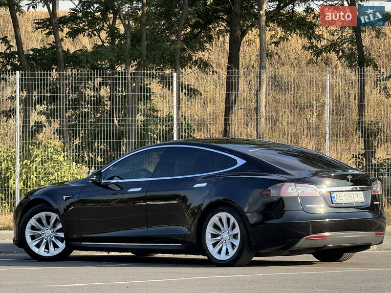 Ліфтбек Tesla Model S 2013 в Дніпрі