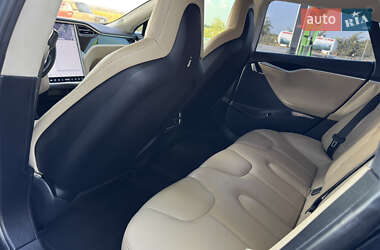 Лифтбек Tesla Model S 2013 в 