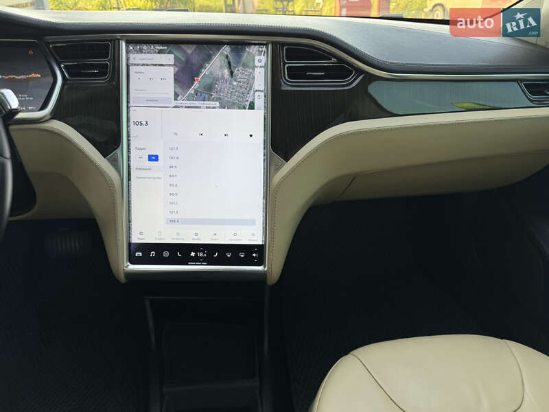 Ліфтбек Tesla Model S 2013 в Дніпрі